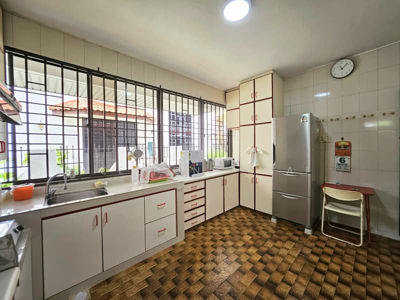 ⭐⭐⭐LANDED7772@Amazing Original Well Kept Detached Walk to MRT (D14) 6rm, , 6 Bedrooms, 4,000 sqft, Detached House For Sale, by WeeThong Chai, 500103273 - Kitchen - PropertyGuru.com.sg