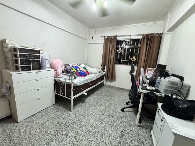 207 Ang Mo Kio Avenue 1, 207 Ang Mo Kio Avenue 1, 2 Bedrooms, 1,044 sqft, HDB Flat For Sale, by Pamela Goh, 500103276 - PropertyGuru.com.sg
