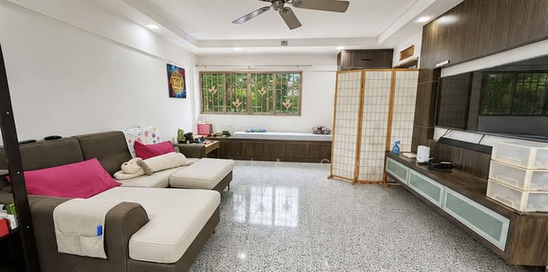 207 Ang Mo Kio Avenue 1, 207 Ang Mo Kio Avenue 1, 3 Bedrooms, 1,044 sqft, HDB Flat For Sale, by Pamela Goh, 500103276 - Living Room - PropertyGuru.com.sg