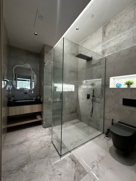 Interlocal Centre, 100G Pasir Panjang Road, 1,636 sqft, Light Industrial (B1) For Rent, by Terry Tan, 500103283 - Bathroom - CommercialGuru.com.sg