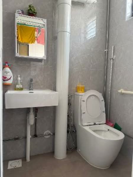 977 Jurong West Street 93, 977 Jurong West Street 93, Room Rental, 200 sqft, HDB Flat For Rent, by James Ng, 500103294 - Bathroom - PropertyGuru.com.sg