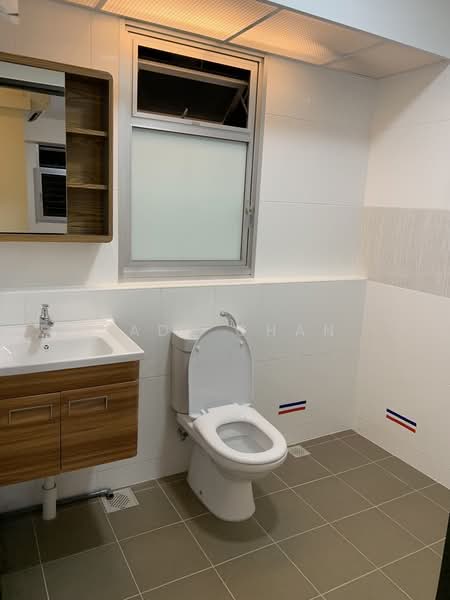 26B Saint George's Lane, 26B Saint George's Lane, 3 Bedrooms, 990 sqft, HDB Flat For Sale, by Jade Chan, 500103296 - Bathroom - PropertyGuru.com.sg