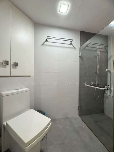 Villa Marina, 37 Jalan Sempadan, 3 Bedrooms, 1,281 sqft, Condominium For Sale, by Andrew Wong, 500103297 - Bathroom - PropertyGuru.com.sg