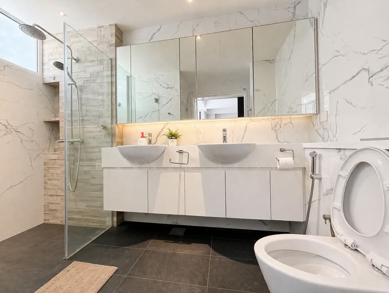 Frankel Estate, Siglap Plain  Frankel Ave  Frankel Terrace, 6 Bedrooms, 4,600 sqft, Detached House For Rent, by Darren Leow, 500103306 - Bathroom - PropertyGuru.com.sg