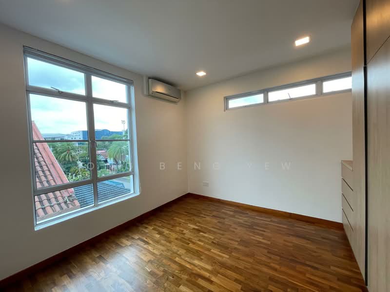 Spacious Landed Rental in Serangoon Gardens!, Kensington Park / Serangoon Gardens / Ang Mo Kio, 5 Bedrooms, 4,500 sqft, Semi-Detached House For Rent, by Ong Beng Yew, 500103310 - Bedroom - PropertyGuru.com.sg