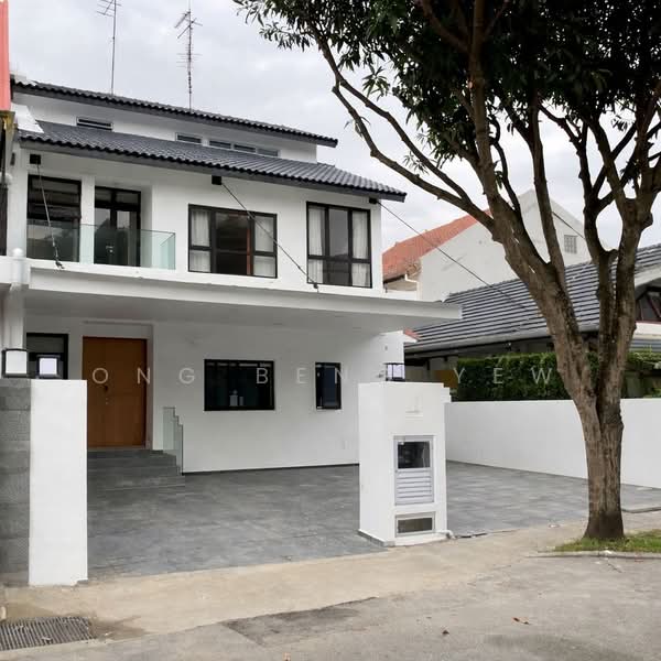 For Rent - Spacious Landed Rental in Serangoon Gardens!