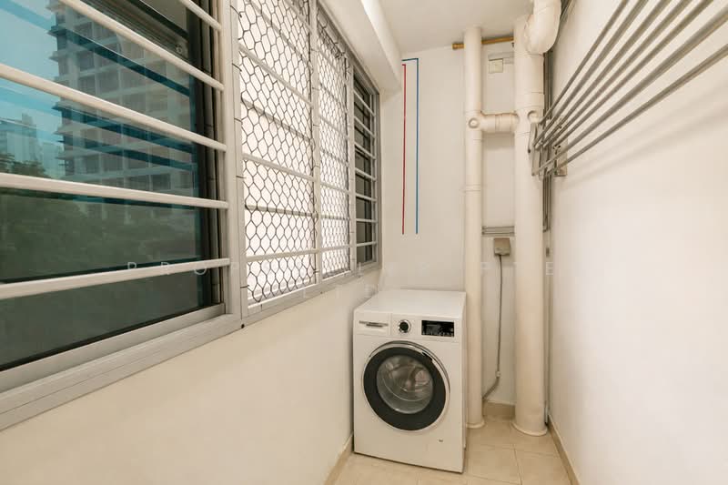 635A Punggol Drive, 635A Punggol Drive, 3 Bedrooms, 980 sqft, HDB Flat For Sale, by Reine Chan, 500103335 - Balcony - PropertyGuru.com.sg