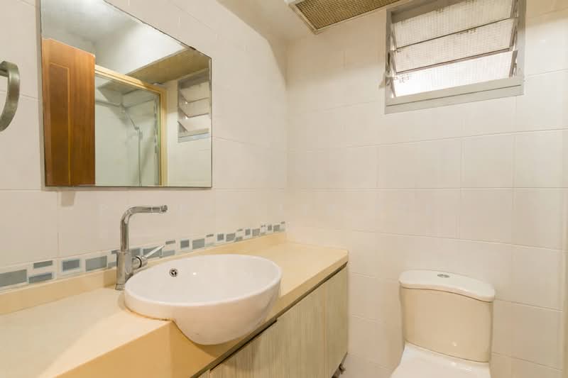 635A Punggol Drive, 635A Punggol Drive, 3 Bedrooms, 980 sqft, HDB Flat For Sale, by Reine Chan, 500103335 - Bathroom - PropertyGuru.com.sg