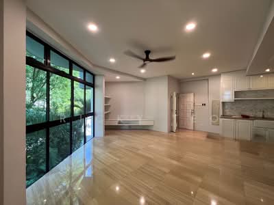 For Sale - Holland Hill Park