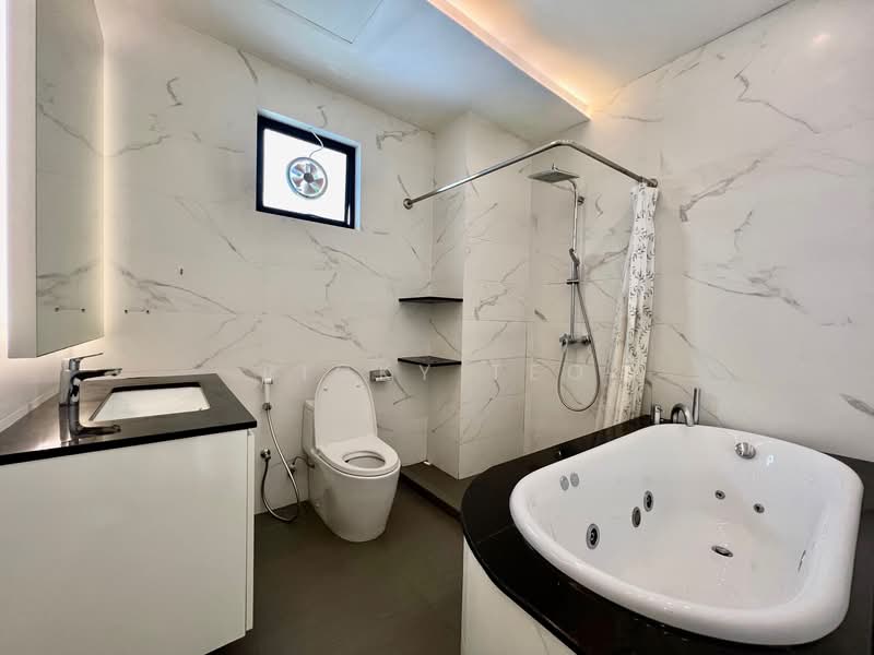 Holland Hill Park, 7A Holland Hill, 3 Bedrooms, 1,282 sqft, Condominium For Sale, by Ricky Teo, 500103343 - Bathroom - PropertyGuru.com.sg