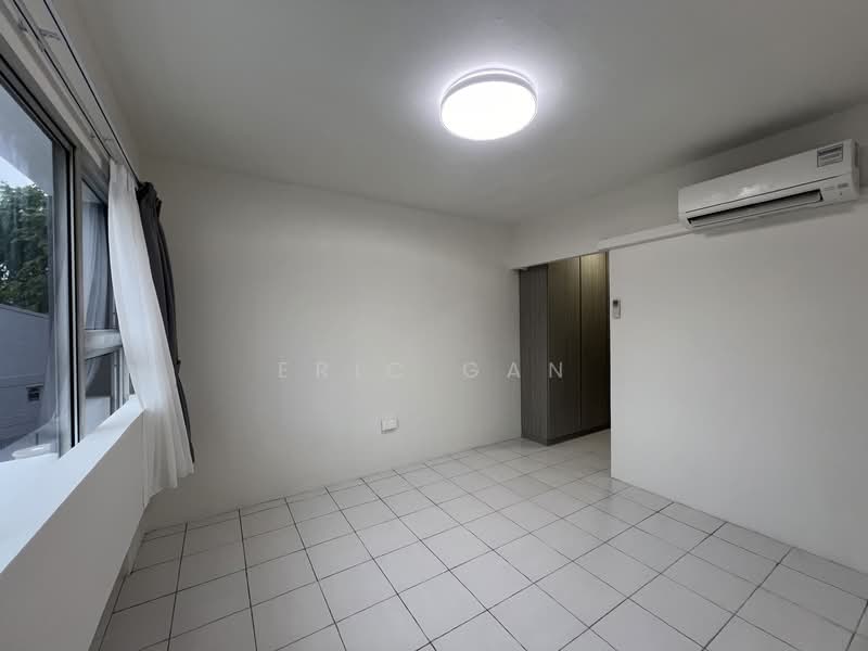 Chancery Court, 36H Dunearn Road, 2 Bedrooms, 926 sqft, Condominium For Rent, by Eric Gan, 500103351 - Master Bedroom - PropertyGuru.com.sg
