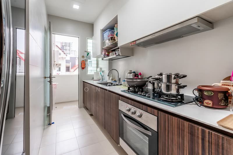 Vacanza @ East, 36 Lengkong Tujoh, 2 Bedrooms, 1,410 sqft, Condominium For Sale, by Dionis Yew, 500103356 - Kitchen - PropertyGuru.com.sg