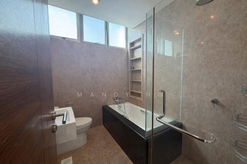 Mill Point, 1 Zion Close, 2 Bedrooms, 926 sqft, Apartment For Rent, by Mandy Ng, 500103358 - Bathroom - PropertyGuru.com.sg