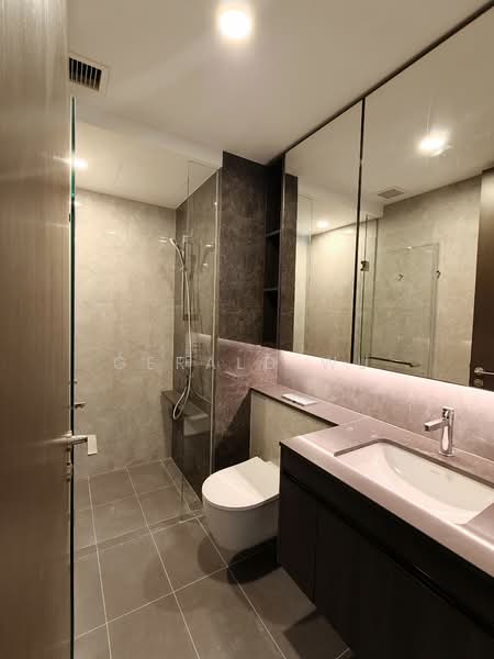 Tembusu Grand, 92 Jalan Tembusu, 2 Bedrooms, 667 sqft, Condominium For Rent, by Gerald Wu, 500103359 - Bathroom - PropertyGuru.com.sg