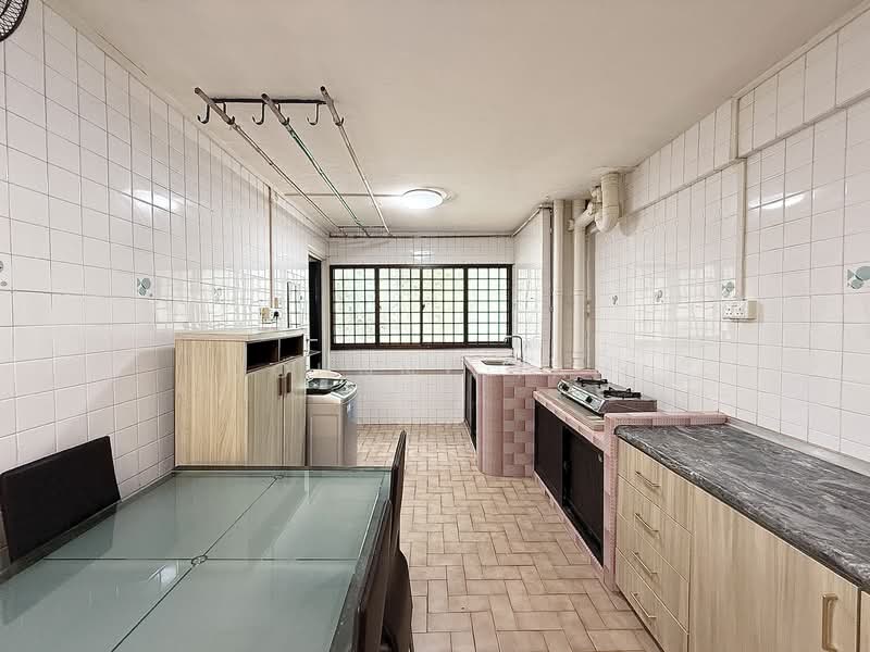 211 Yishun Street 21, 211 Yishun Street 21, 2 Bedrooms, 721 sqft, HDB Flat For Sale, by Johnny Tan, 500103366 - Kitchen - PropertyGuru.com.sg