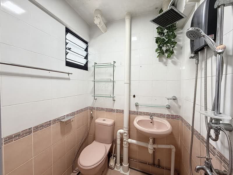 211 Yishun Street 21, 211 Yishun Street 21, 2 Bedrooms, 721 sqft, HDB Flat For Sale, by Johnny Tan, 500103366 - Bathroom - PropertyGuru.com.sg