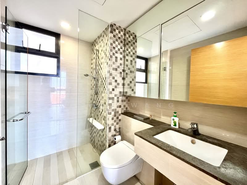My Manhattan, 25 Simei Street 3, 2 Bedrooms, 1,012 sqft, Condominium For Rent, by Brent Wang, 500103376 - Bathroom - PropertyGuru.com.sg
