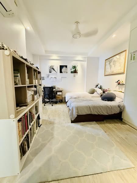 Townhouse Apartments, 139 Cavenagh Road, 4 Bedrooms, 2,368 sqft, Apartment For Sale, by Fidelia Yeo, 500103377 - Bedroom - PropertyGuru.com.sg