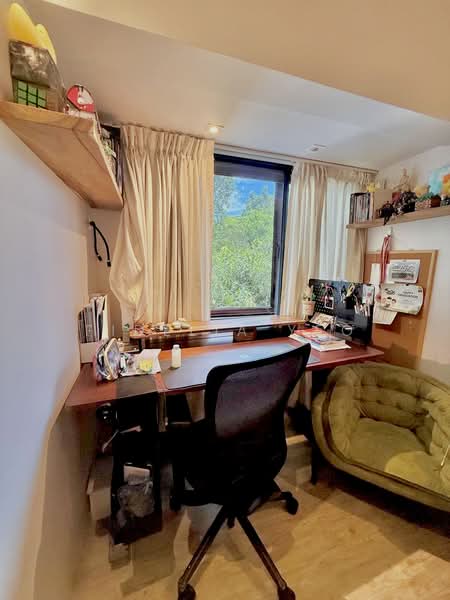 Townhouse Apartments, 139 Cavenagh Road, 4 Bedrooms, 2,368 sqft, Apartment For Sale, by Fidelia Yeo, 500103377 - Study nook - PropertyGuru.com.sg