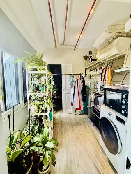 Townhouse Apartments, 139 Cavenagh Road, 4 Bedrooms, 2,368 sqft, Apartment For Sale, by Fidelia Yeo, 500103377 - Yard - PropertyGuru.com.sg