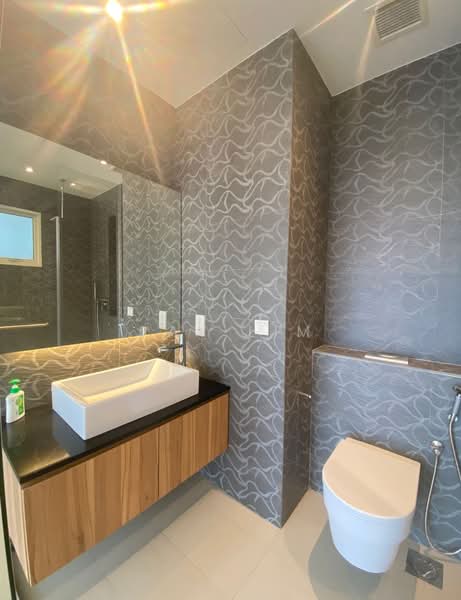 Orchard Scotts, 11 Anthony Road, 4 Bedrooms, 3,369 sqft, Condominium For Rent, by Ray Lim, 500103392 - Bathroom - PropertyGuru.com.sg