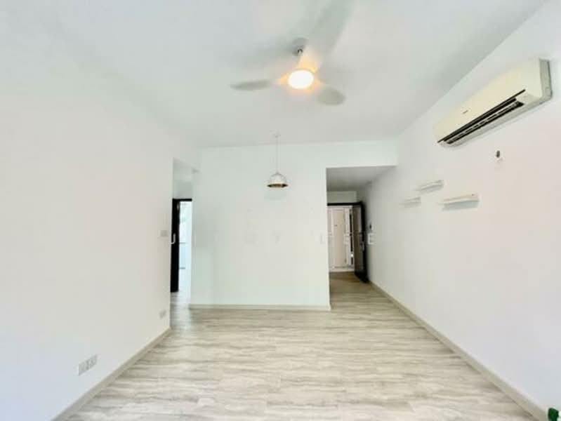 Espa, 10 Cashew Road, 2 Bedrooms, 904 sqft, Condominium For Sale, by Jimmy Lee, 500103395 - Living Room - PropertyGuru.com.sg