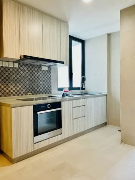 Espa, 10 Cashew Road, 2 Bedrooms, 904 sqft, Condominium For Sale, by Jimmy Lee, 500103395 - Kitchen - PropertyGuru.com.sg