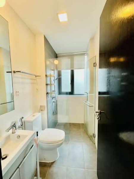 Espa, 10 Cashew Road, 2 Bedrooms, 904 sqft, Condominium For Sale, by Jimmy Lee, 500103395 - Bathroom - PropertyGuru.com.sg