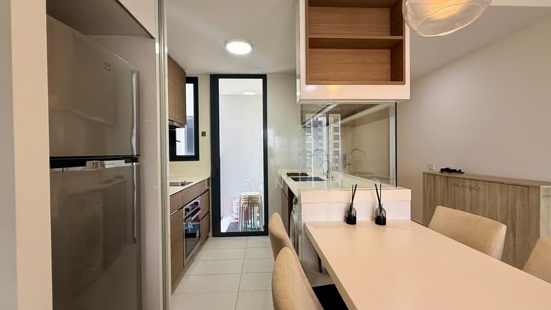 Coco Palms, 17 Pasir Ris Grove, 2 Bedrooms, 743 sqft, Condominium For Rent, by Julian Teo, 500103402 - Kitchen - PropertyGuru.com.sg
