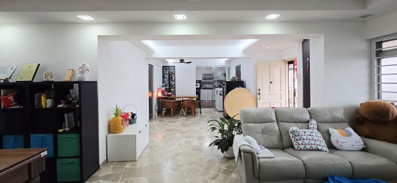 645 Jalan Tenaga, 645 Jalan Tenaga, Room Rental, 120 sqft, HDB Flat For Rent, by Stefan Tan, 500103414 - Living Room - PropertyGuru.com.sg