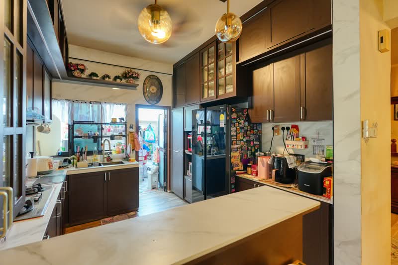 Grande Vista, 2 Cactus Drive, 4 Bedrooms, 2,024 sqft, Condominium For Sale, by Nick R. L, 500103416 - Kitchen - PropertyGuru.com.sg