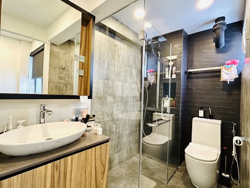 502 Ang Mo Kio Avenue 5, 502 Ang Mo Kio Avenue 5, 3 Bedrooms, 1,000 sqft, HDB Flat For Sale, by Nancy Lim, 500103417 - Master Bathroom - PropertyGuru.com.sg