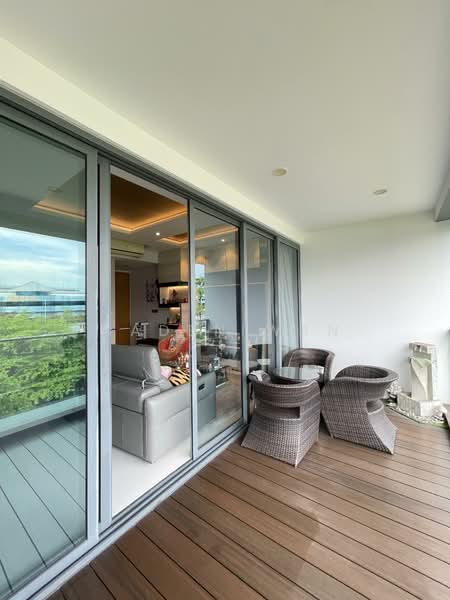 Hedges Park Condominium, 71 Flora Drive, 3 Bedrooms, 1,001 sqft, Condominium For Sale, by Caden Wan, 500103420 - Living Room - PropertyGuru.com.sg