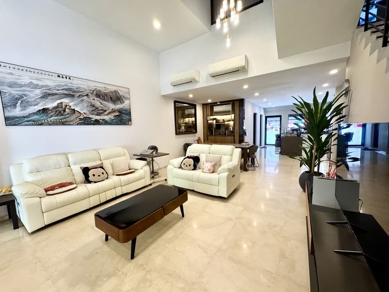 Tai Hwan Park, Tai Hwan Drive, 5 Bedrooms, 2,500 sqft, Terraced House For Sale, by Cindy Ho, 500103439 - Living Room - PropertyGuru.com.sg