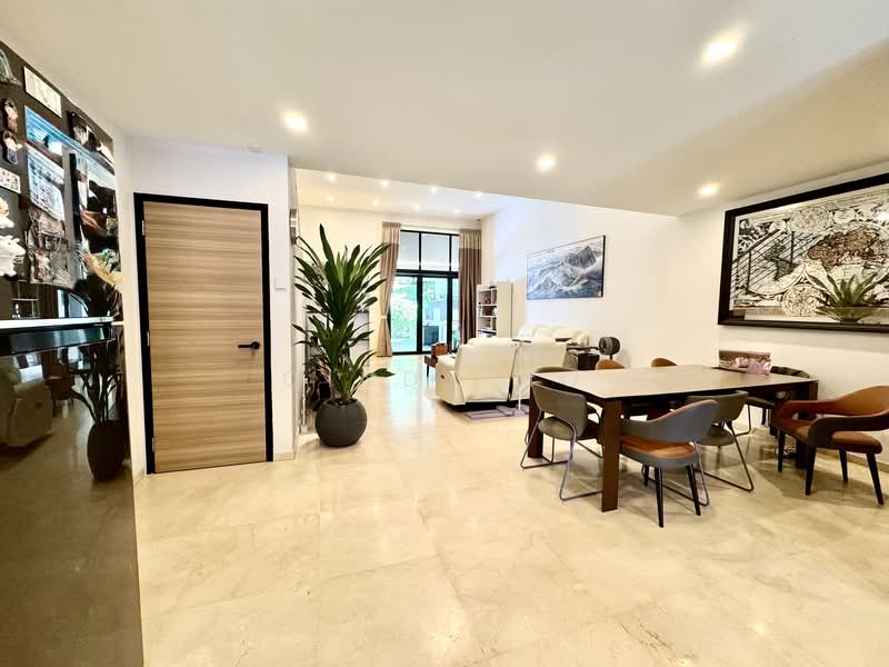 Tai Hwan Park, Tai Hwan Drive, 5 Bedrooms, 2,500 sqft, Terraced House For Sale, by Cindy Ho, 500103439 - Living Room - PropertyGuru.com.sg