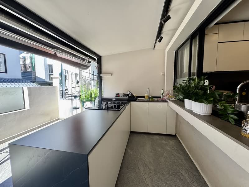 Tai Hwan Park, Tai Hwan Drive, 5 Bedrooms, 2,500 sqft, Terraced House For Sale, by Cindy Ho, 500103439 - Kitchen - PropertyGuru.com.sg