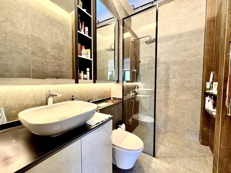 Tai Hwan Park, Tai Hwan Drive, 5 Bedrooms, 2,500 sqft, Terraced House For Sale, by Cindy Ho, 500103439 - Bathroom - PropertyGuru.com.sg