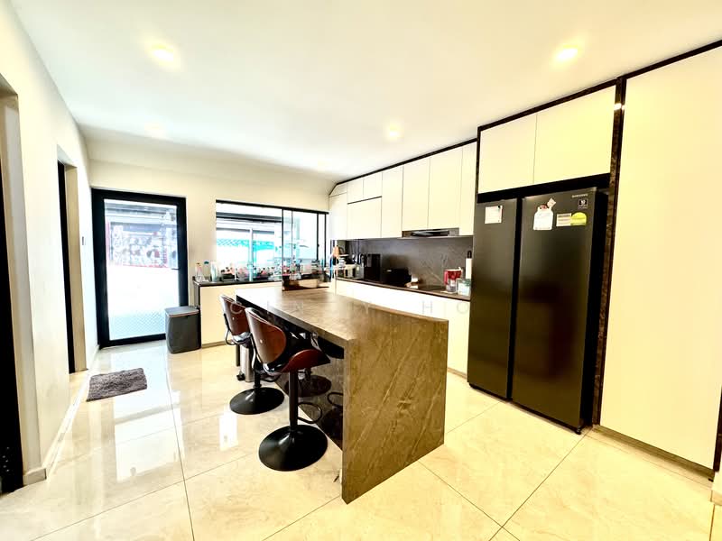 Tai Hwan Park, Tai Hwan Drive, 5 Bedrooms, 2,500 sqft, Terraced House For Sale, by Cindy Ho, 500103439 - Kitchen - PropertyGuru.com.sg