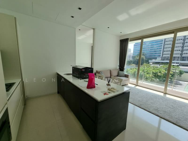 Scotts Square, 6 Scotts Road, 1 Bedroom, 624 sqft, Condominium For Sale, by Leonard Gao 高永飞, 500103445 - Kitchen - PropertyGuru.com.sg