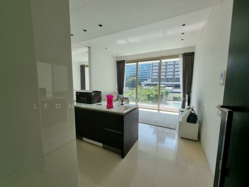 Scotts Square, 6 Scotts Road, 1 Bedroom, 624 sqft, Condominium For Sale, by Leonard Gao 高永飞, 500103445 - Living Room - PropertyGuru.com.sg
