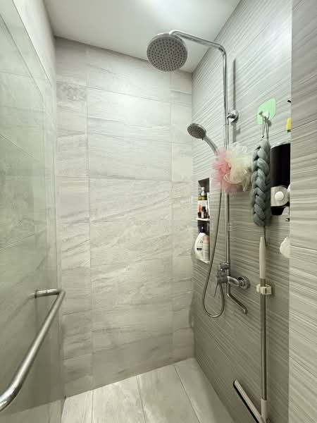 High Park Residences, 27 Fernvale Road, 2 Bedrooms, 667 sqft, Condominium For Rent, by Christine Nga, 500103446 - Bathroom - PropertyGuru.com.sg