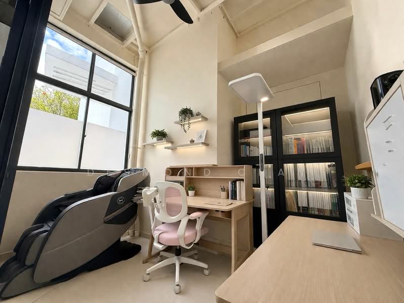 d'Leedon (Former Farrer Court), 11 Leedon Heights, 4 Bedrooms, 3,886 sqft, Condominium For Sale, by Desmond Chan, 500103451 - Study - PropertyGuru.com.sg