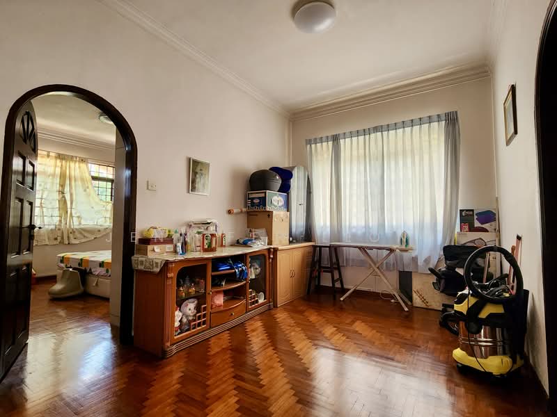 Only $18xx PSF Freehold Corner Terrace Near MRT, Lor Marican, Lor Marzuki, Jalan Kechot, Jalan Eunos, Kembangan, 4 Bedrooms, 2,300 sqft, Corner Terrace For Sale, by Jennifer Leong, 500103454 - Living Room - PropertyGuru.com.sg