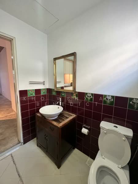 Marshall road inter terrace pre war shophouse, Marshall road, 4 Bedrooms, 1,888 sqft, Terraced House For Sale, by Kho Wenxian Benedict, 500103462 - Bathroom - PropertyGuru.com.sg