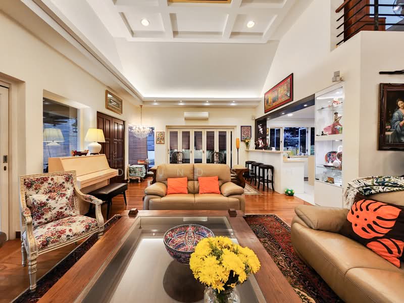 ★ Serangoon Garden Estate ★ Lovingly Maintained Semi-Detached ★, Serangoon Garden Estate, 5 Bedrooms, 5,000 sqft, Semi-Detached House For Sale, by Edmund Seah, 500103473 - Living Room - PropertyGuru.com.sg