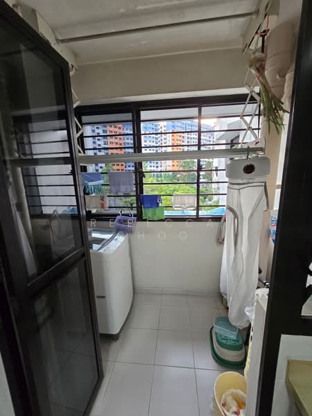 487 Segar Road, 487 Segar Road, 3 Bedrooms, 990 sqft, HDB Flat For Sale, by Rebecca Choo, 500103478 - Balcony - PropertyGuru.com.sg