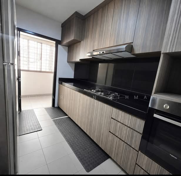 808D Choa Chu Kang Avenue 1, 808D Choa Chu Kang Avenue 1, 3 Bedrooms, 990 sqft, HDB Flat For Sale, by Zulkarnain Othman, 500103484 - Kitchen - PropertyGuru.com.sg