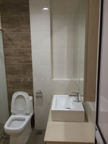 Jalan Jambu Mawar, , 4 Bedrooms, 2,400 sqft, Semi-Detached House For Rent, by Jasper How, 500103489 - Bathroom - PropertyGuru.com.sg