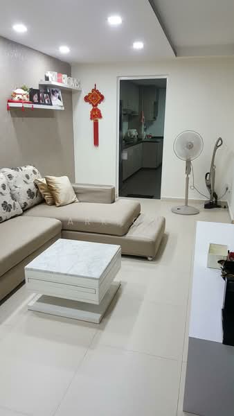 322 Bukit Batok Street 33, 322 Bukit Batok Street 33, 2 Bedrooms, 721 sqft, HDB Flat For Sale, by Mark Ong, 500103491 - Living Room - PropertyGuru.com.sg
