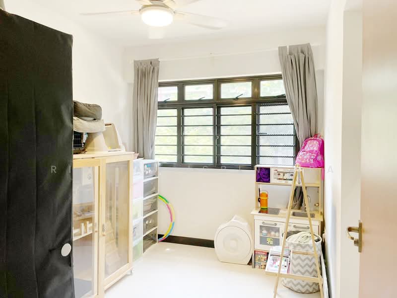 868C Tampines Avenue 8, 868C Tampines Avenue 8, 2 Bedrooms, 721 sqft, HDB Flat For Sale, by Risdian Isbintara, 500103493 - Bedroom - PropertyGuru.com.sg